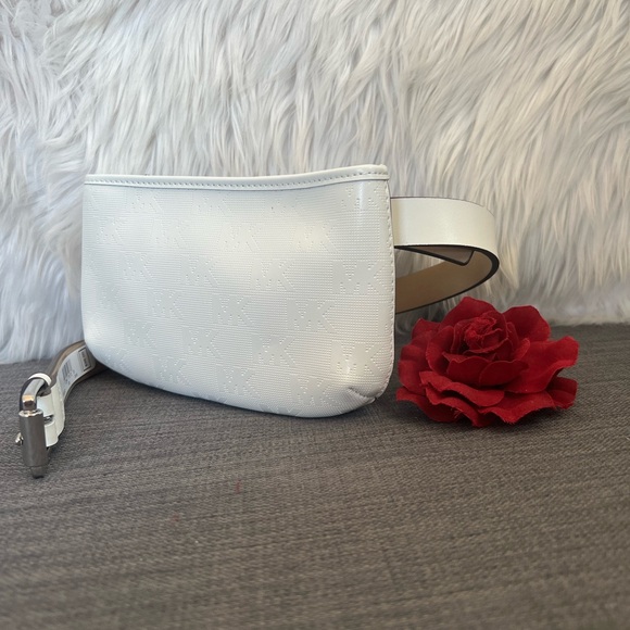 NWT MICHAEL KORS MK SIGNATURE FANNY PACK BAG ON BELT LEATHER - Picture 2 of 6